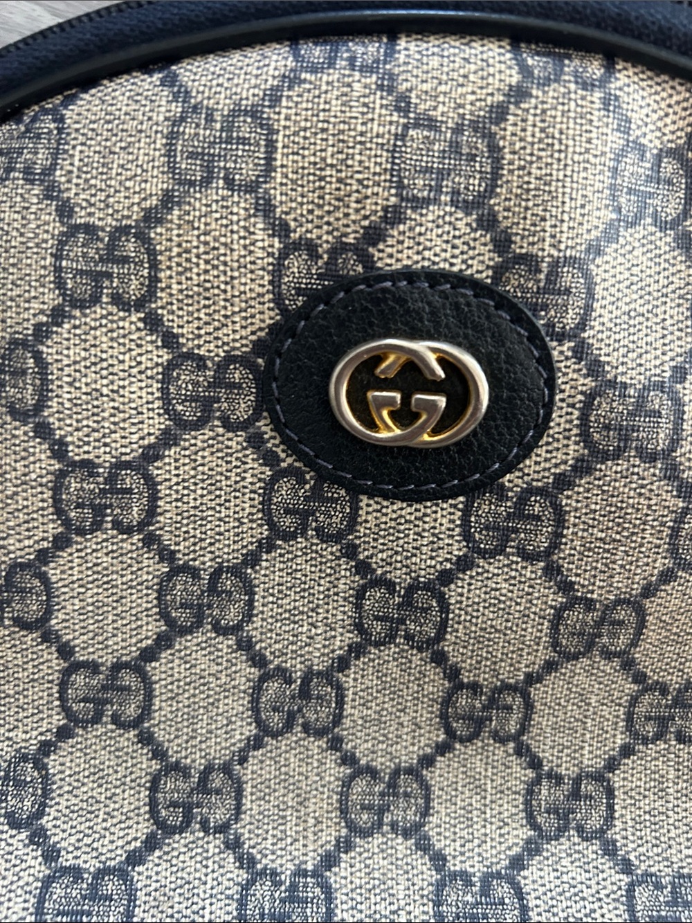 Authentic Gucci GG Supreme Beige Crossbody with Dark Blue Vintage and Rare - Picture 2 of 16